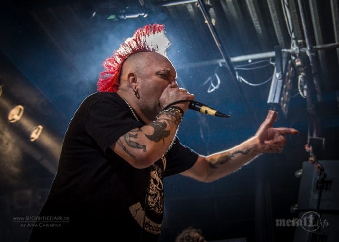 Cover - The Exploited w/ Topnovil, Code Red